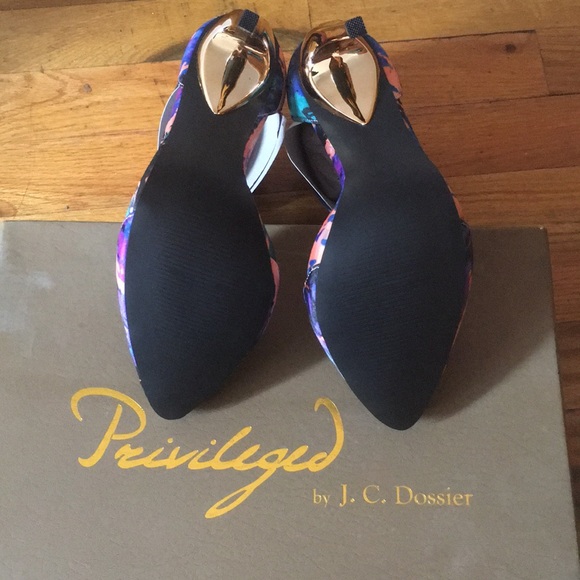 Privileged heels - Picture 5 of 5